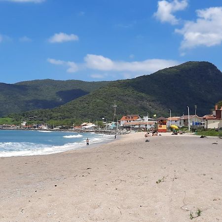 Chale Praia Da Armacao Florianopolis Exterior photo